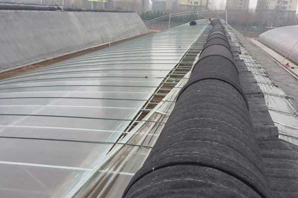 日光溫室溫度環(huán)境特點(diǎn)及調(diào)控措施有哪些？